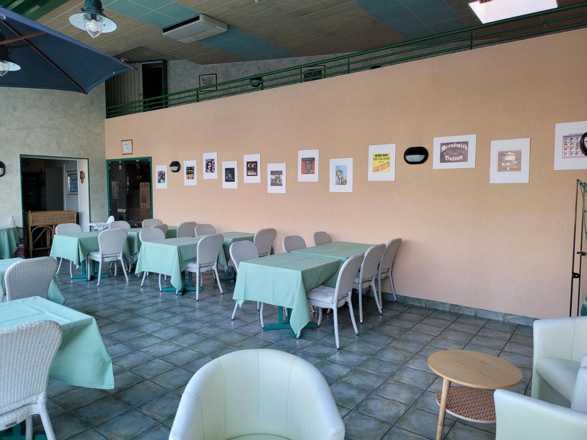 L'Auberge De L'Olive Dompierre-sur-Besbre Exterior foto