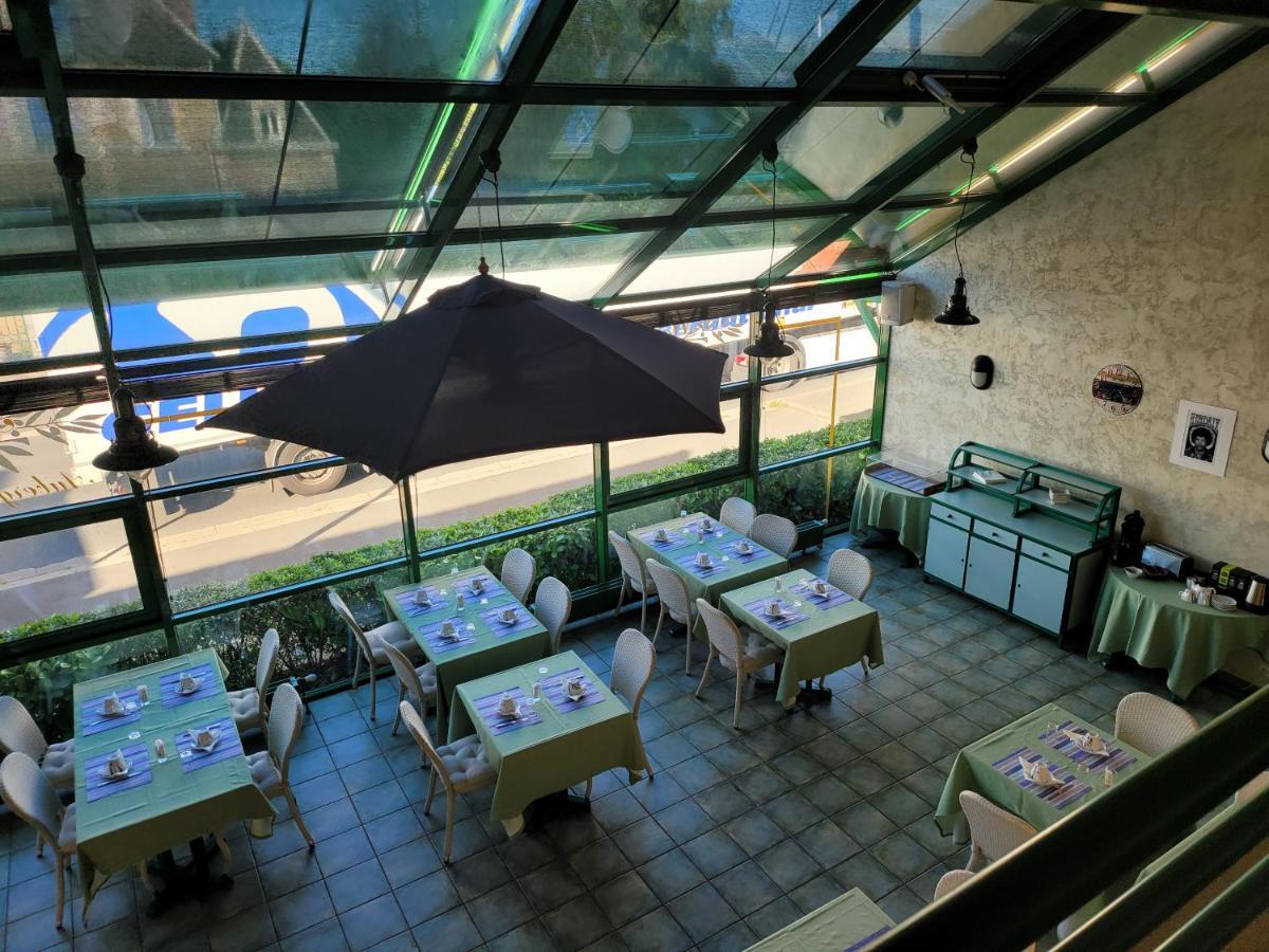 L'Auberge De L'Olive Dompierre-sur-Besbre Exterior foto