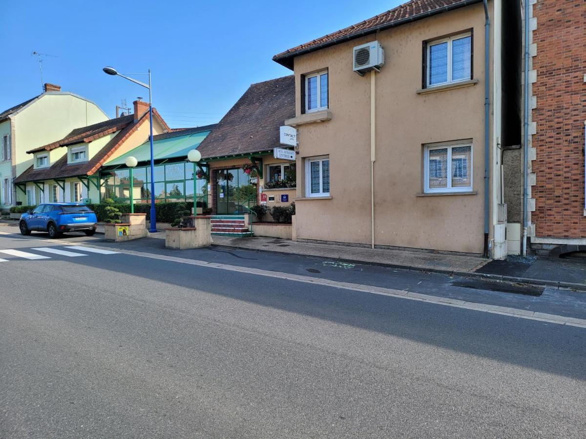 L'Auberge De L'Olive Dompierre-sur-Besbre Exterior foto