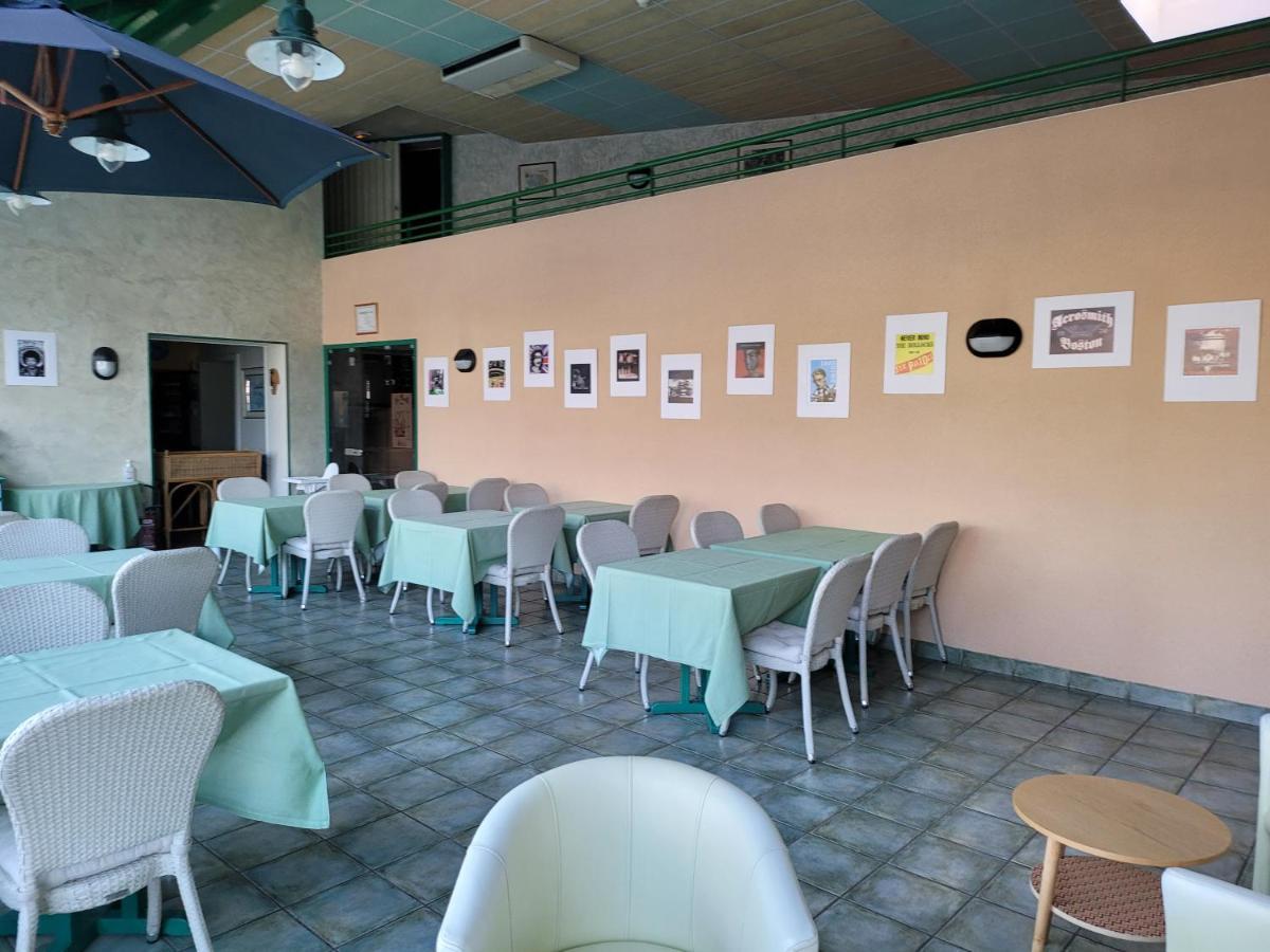 L'Auberge De L'Olive Dompierre-sur-Besbre Exterior foto