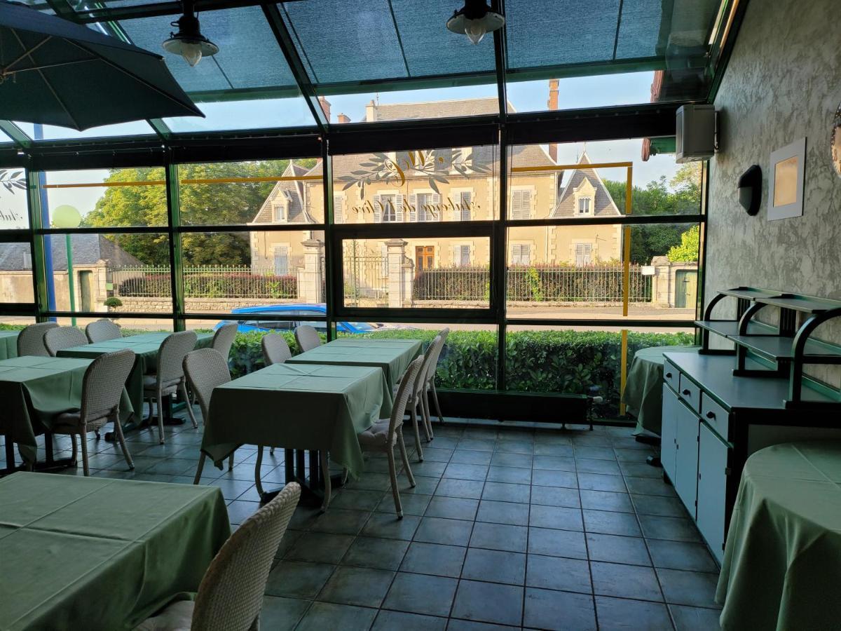 L'Auberge De L'Olive Dompierre-sur-Besbre Exterior foto