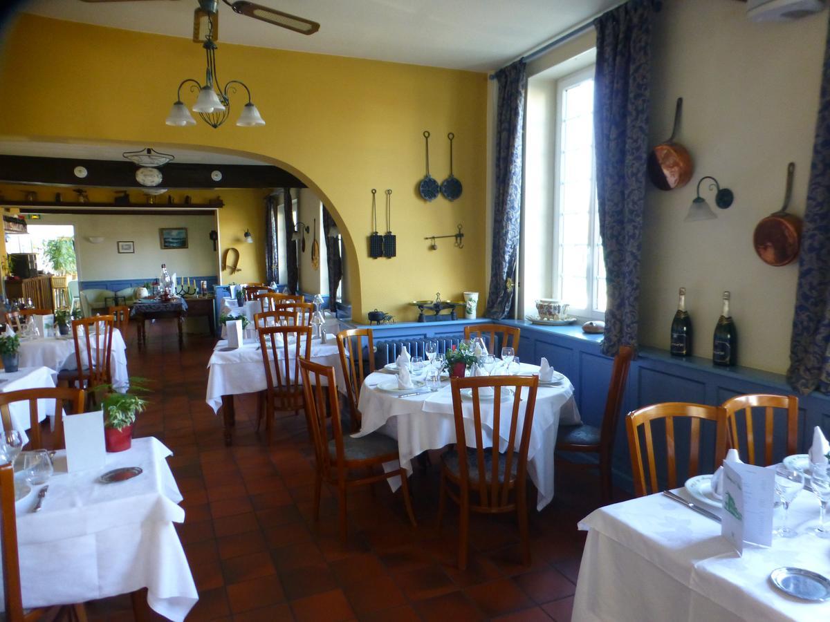 L'Auberge De L'Olive Dompierre-sur-Besbre Exterior foto